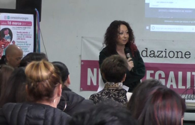 Una carezza in un pugno, a Napoli Est un concorso contro la discriminazione di genere