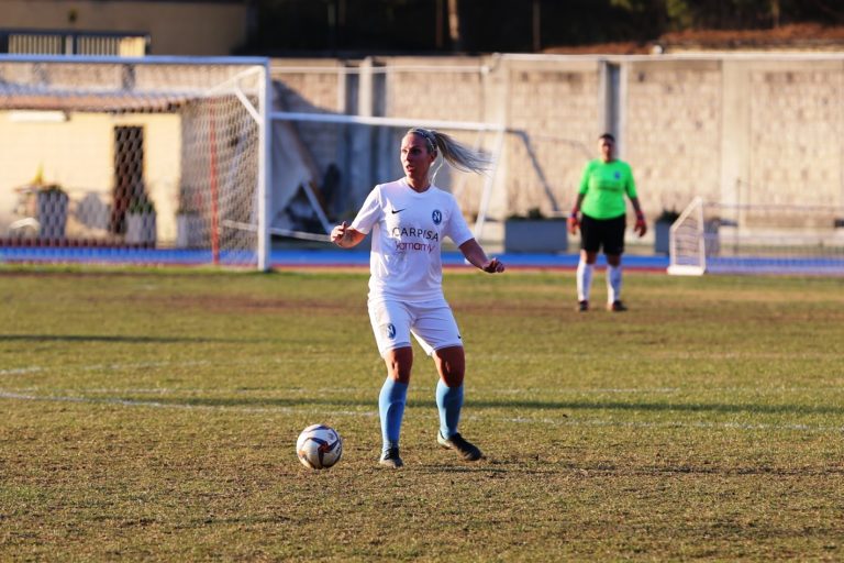 Calcio femminile, domenica scontro al vertice tra Napoli e Roma