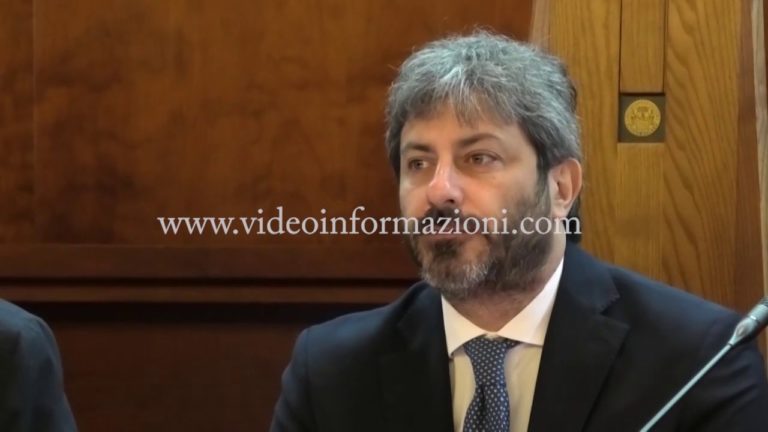 Salerno, il presidente della Camera Fico dialoga con gli studenti dell’Università
