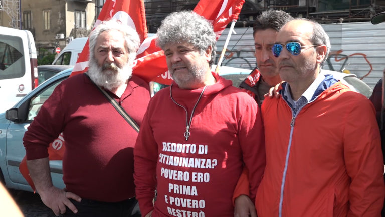 Operai ex Fiat interrompono protesta sul campanile del Carmine