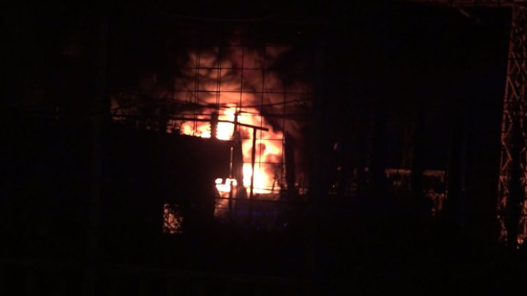 Pozzuoli, incendio nella centrale elettrica provocato da una cesta di olii