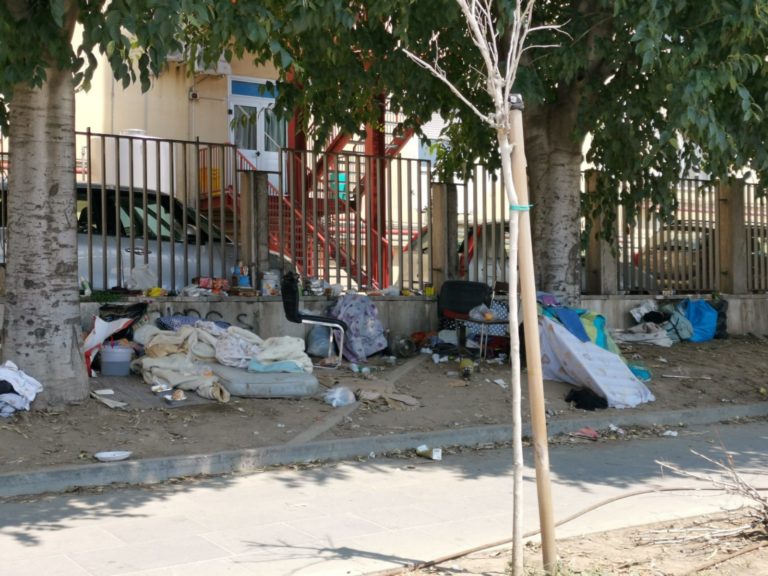 Loreto Mare, senzatetto e discarica a due passi dal pronto soccorso