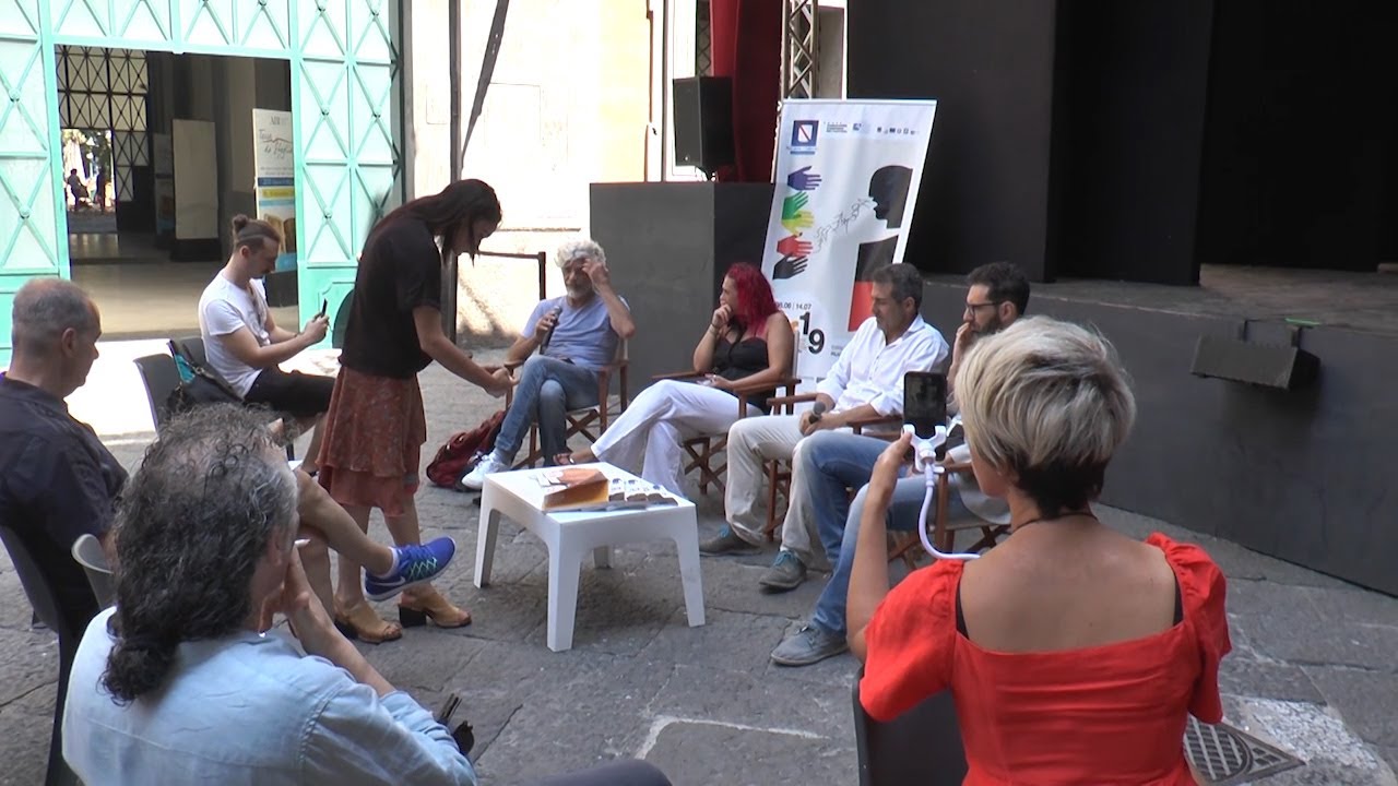 Risultati immagini per The Waiting Room La Società dell'Informazione