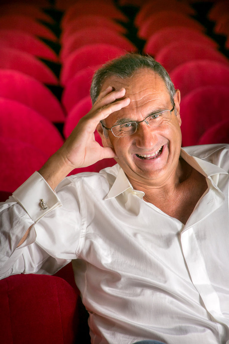 Gino Rivieccio, 40 anni di carriera in una serata-racconto al Teatro Mercadante