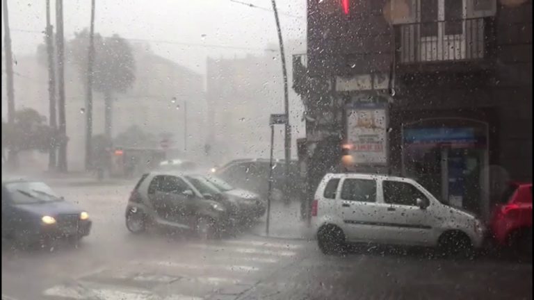 Allerta meteo, a Napoli e Pozzuoli scuole chiuse oggi