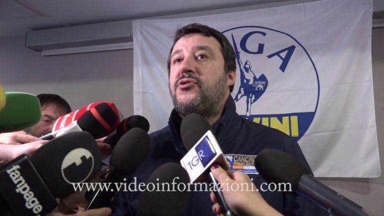 Salvini a Napoli: “De Magistris non è in grado di fare il sindaco”