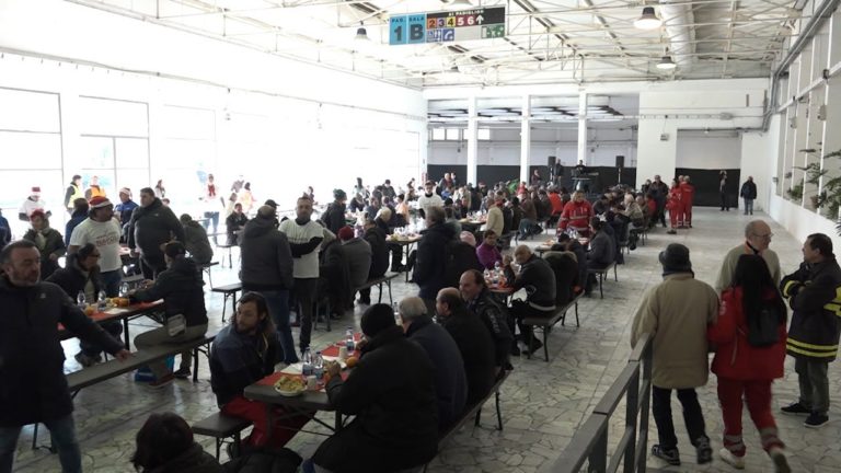 Solidarietà, 500 persone al pranzo di inizio anno della Mostra d’Oltremare