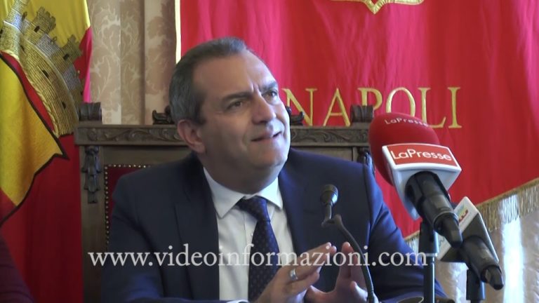 Coronavirus a Napoli, il sindaco de Magistris istituisce l’unità di crisi