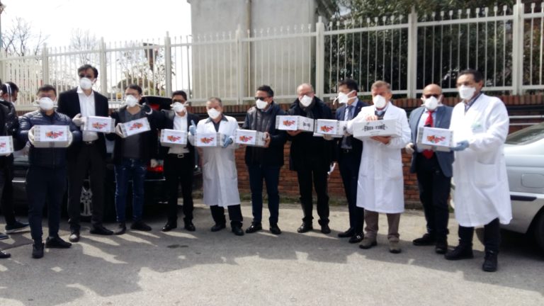 Coronavirus, comunità cinese dona mascherine all’ospedale Cotugno