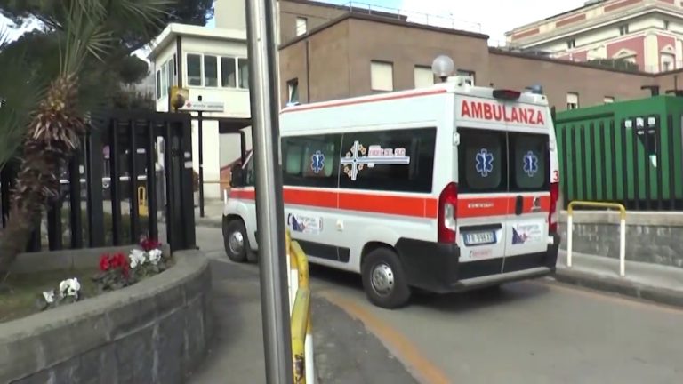 L’ospedale Cardarelli di Napoli smentisce: “Non ci sono 200 medici assenti”
