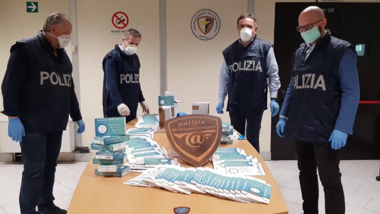 Coronavirus, a Napoli sequestrato sito che vendeva falsi test per il Covid-19 e mascherine