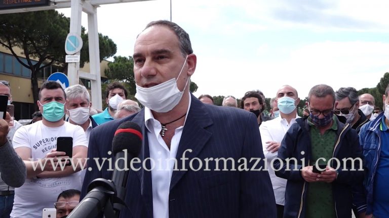 Fase due, titolari scuole guida manifestano davanti Motorizzazione Napoli