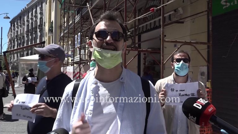 Fase 2, la protesta dei commercianti a Napoli: “Aprire non conviene”