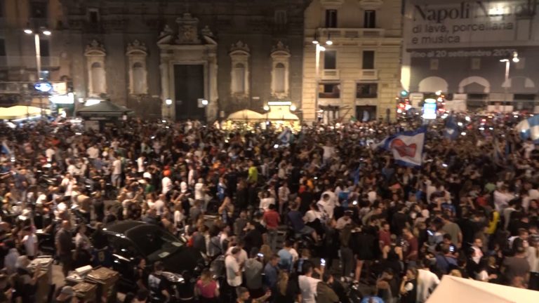 Coppa Italia, l’organizzazione mondiale della Sanità: “Sciagurati i tifosi in piazza”