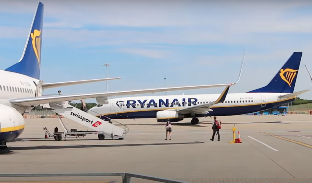 Ryanair Riprende I Collegamenti Da Napoli E Guarda All'estate 2020