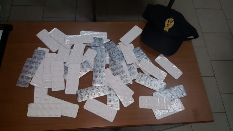 Napoli, arrestato 26enne in possesso di 558 pasticche di sostanza psicotropa