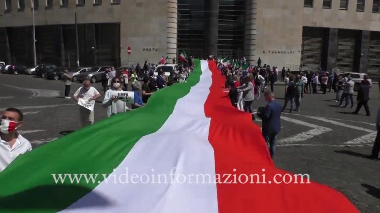 2 Giugno, il centrodestra scende in piazza a Napoli