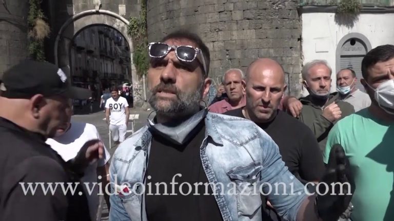 Napoli, a Porta Nolana la protesta dei mercatali
