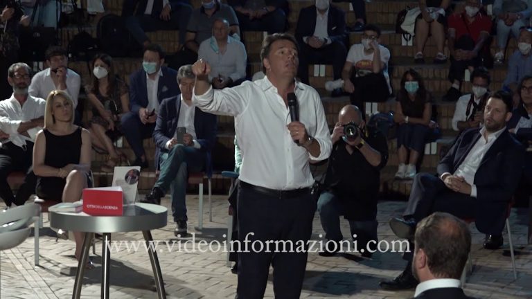 La mossa di Renzi, l’ex premier raduna Italia Viva a Bagnoli