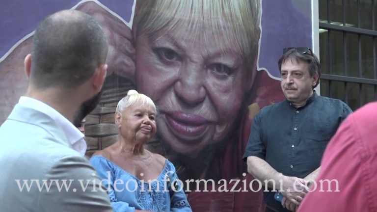 Napoli, rinasce il murales della Tarantina ai Quartieri Spagnoli