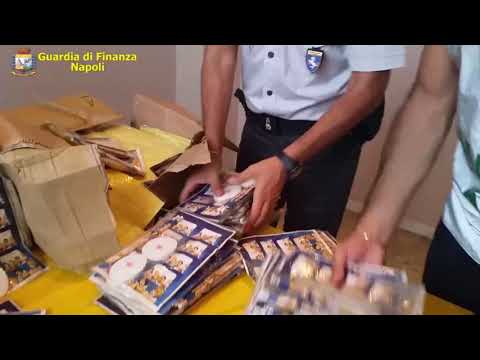 Napoli, maxi sequestro di mascherine e altri articoli contraffatti