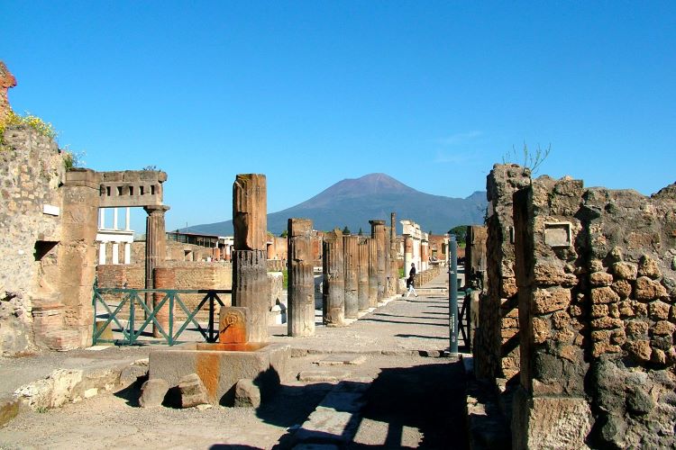 Domenica al museo, ingressi record a Pompei e Castel Sant’Elmo