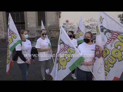 Coprifuoco, il mondo dello spettacolo protesta in piazza a Napoli
