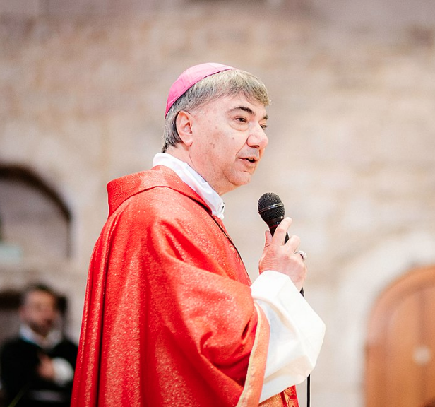 L’arcivescovo di Napoli don Mimmo Battaglia ai giornalisti: “Diamo voce al bene”
