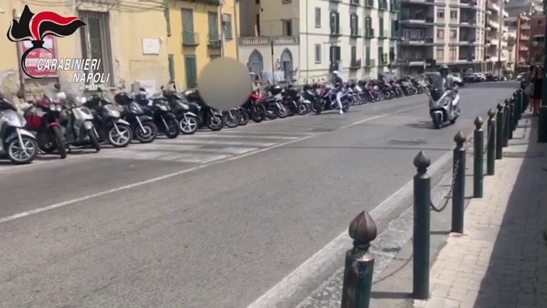 Napoli, estorsioni a parcheggiatori abusivi: arresti nel clan D’Ausilio