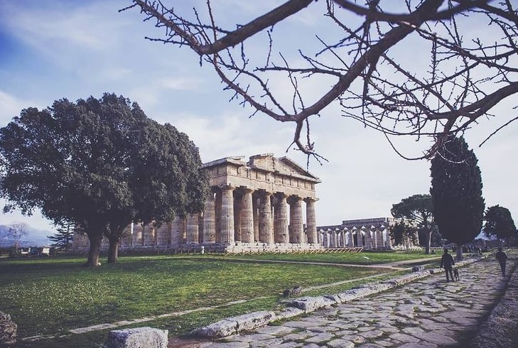 Parco archeologico di Paestum, si confessa dal prete e restituisce più di 200 monete antiche