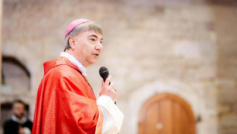 Covid, tampone negativo per l’Arcivescovo Battaglia