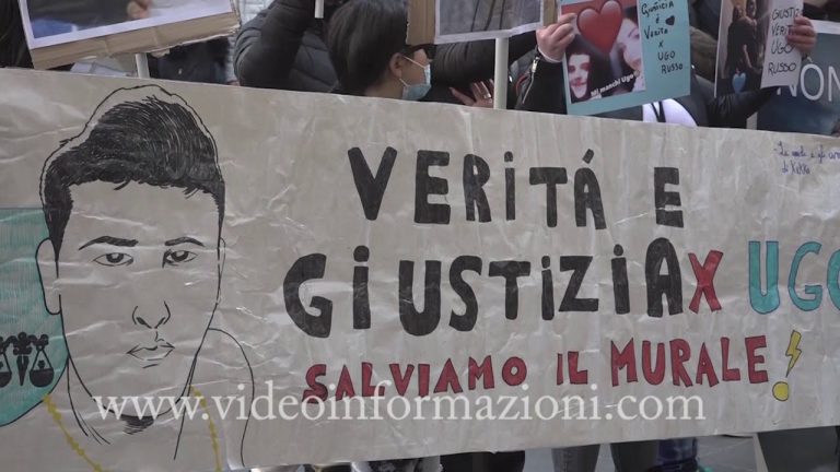 Ugo Russo, a Napoli corteo a un anno dalla morte: “Giustizia e verità per nostro figlio”