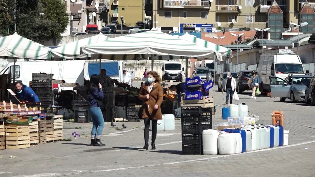 Covid in Campania, incidenza oltre il 21%: aumentano degenze