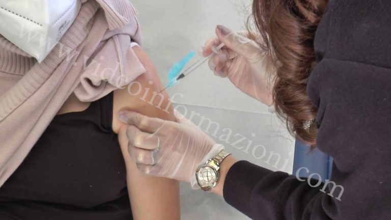Napoli, prosegue la campagna di vaccinazione. Città della Scienza lancia iniziativa “Io mi vaccino perché”