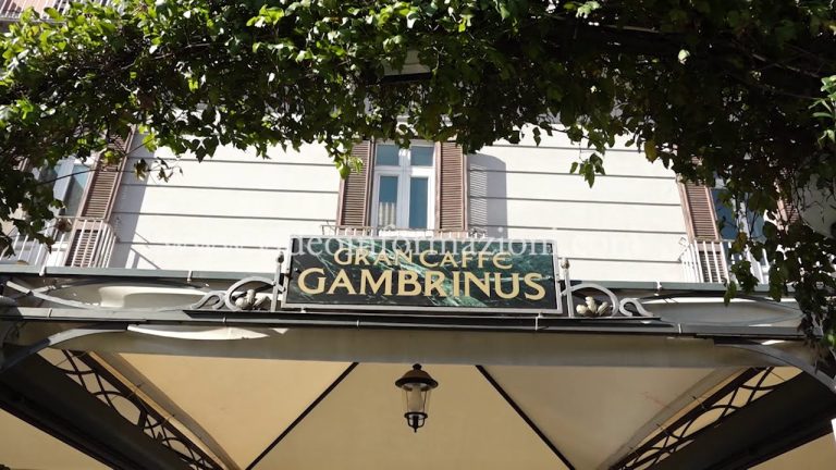Covid, non c’è pace per i locali storici di Napoli: chiudono la pizzeria Brandi e il Caffè Gambrinus