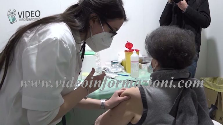 La Campania rischia di non diventare gialla il 26 ma aumentano i vaccinati