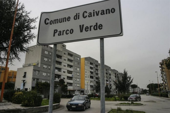 Spari nel Parco verde di Caivano, i carabinieri trovano 26 bossoli