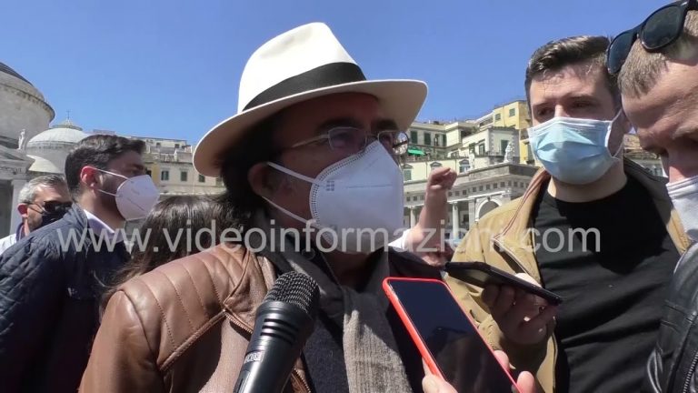 Recovery, i sindaci del sud a Napoli. In piazza anche Al Bano: “Non siamo una zavorra”