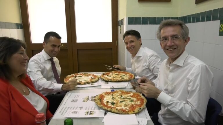 Amministrative, quando il destino di Napoli resta fermo a pizza e Maradona