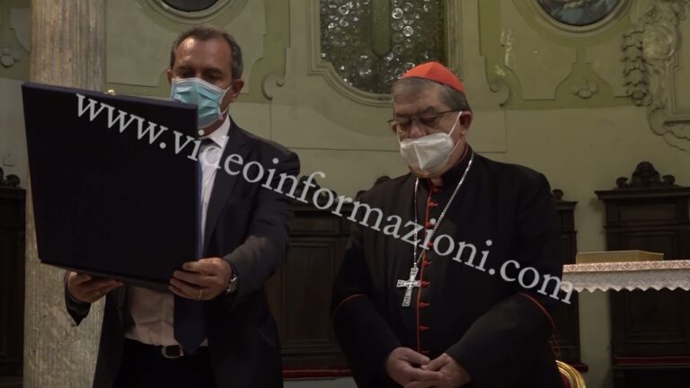 A Napoli la messa per salutare il cardinale Sepe: “Napoli è sempre nel mio cuore”