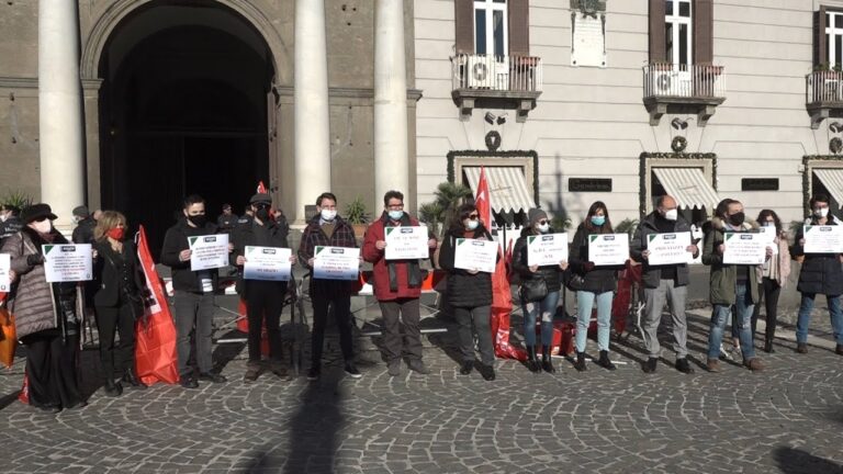Navigator, contratti in scadenza: la protesta a Napoli