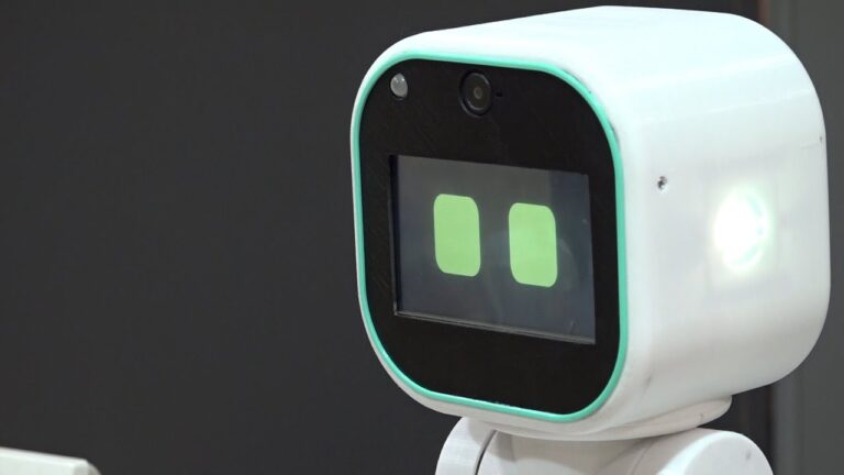 Classmate Robot: un amico dotato di Intelligenza Artificiale al fianco degli studenti
