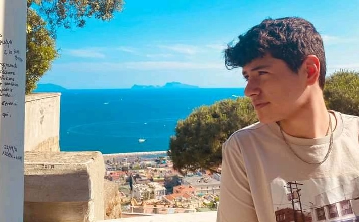 Napoli, muore a 15 anni dopo aver mangiato sushi: indagati ristoratore e medico di base