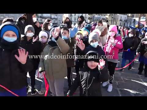 Studenti in piazza Mercato per chiedere progetti di rilancio sociale