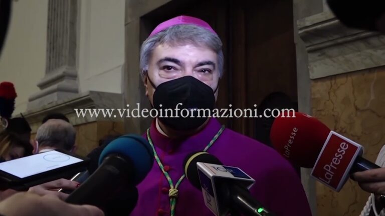 Scontro tra Chiesa e Magistratura a Napoli: Battaglia risponde a Riello