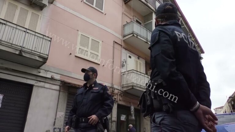 Napoli nella morsa del crimine: scippi, rapine, stese e violenza gettano nel panico i cittadini