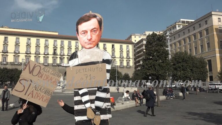 La giornata napoletana di Draghi, tra contestazioni e urla
