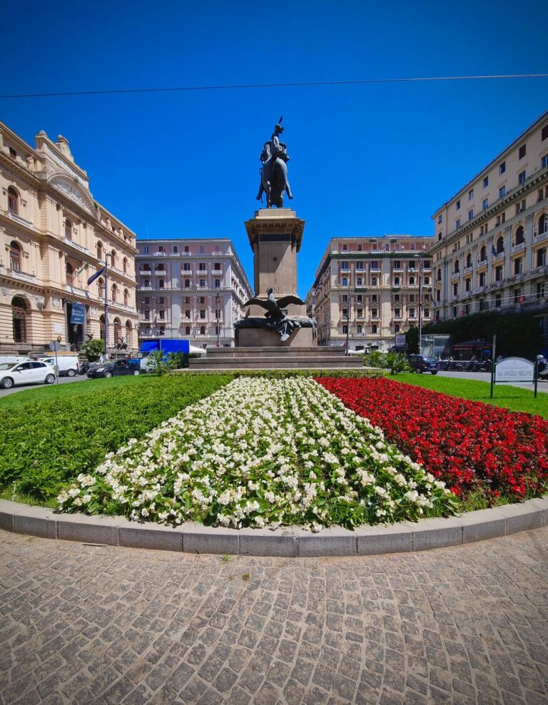Il Consolato del Congo dona il tricolore floreale più grande d’Italia al Comune di Napoli