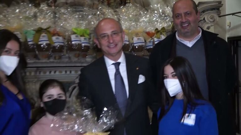 Asso.Gio.Ca e Bcc Napoli donano uova di Pasqua e sorrisi ai bambini del centro storico di Napoli