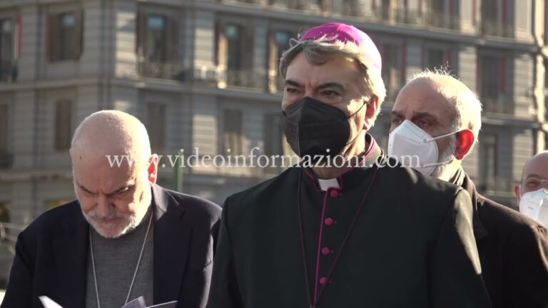 Il vescovo Battaglia apre il Sinodo della Chiesa di Napoli a piazza Garibaldi